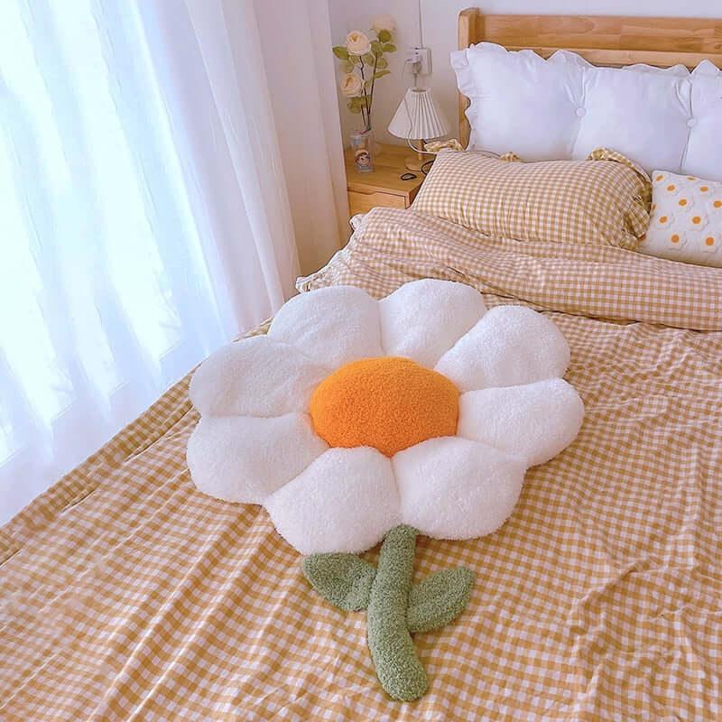 Daisy Flower Pillow